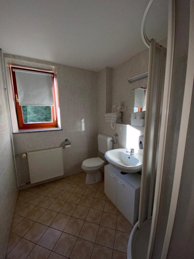 Guesthouse Pri Cebelici Lukovica pri Domžalah Eksteriør bilde