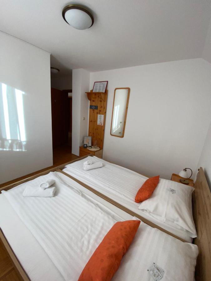 Guesthouse Pri Cebelici Lukovica pri Domžalah Eksteriør bilde