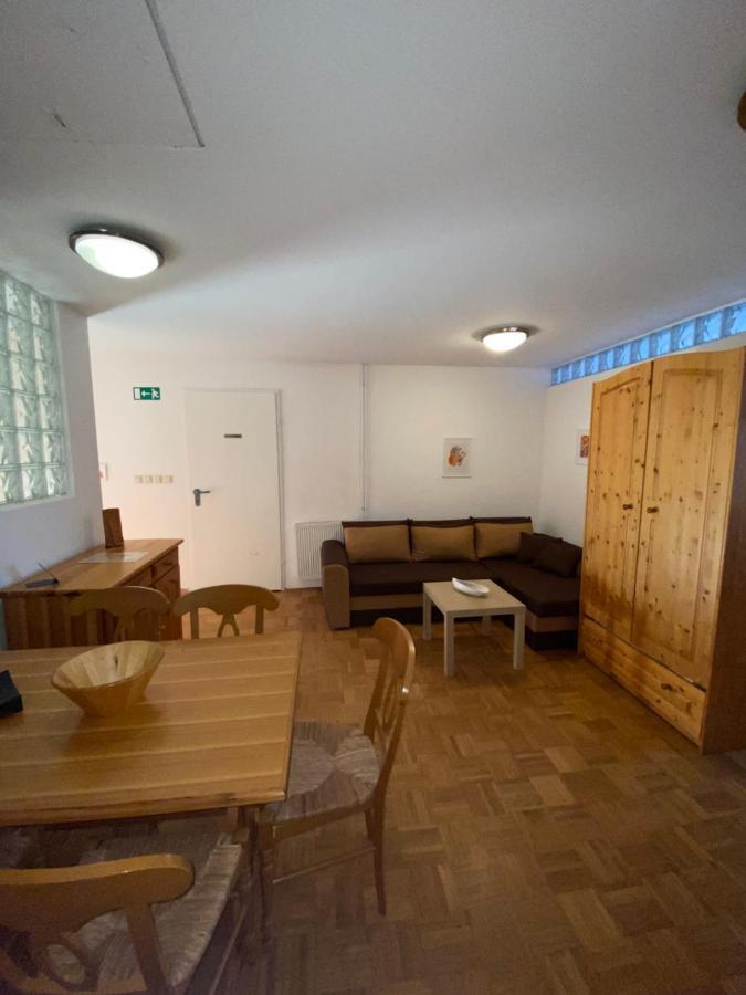 Guesthouse Pri Cebelici Lukovica pri Domžalah Eksteriør bilde