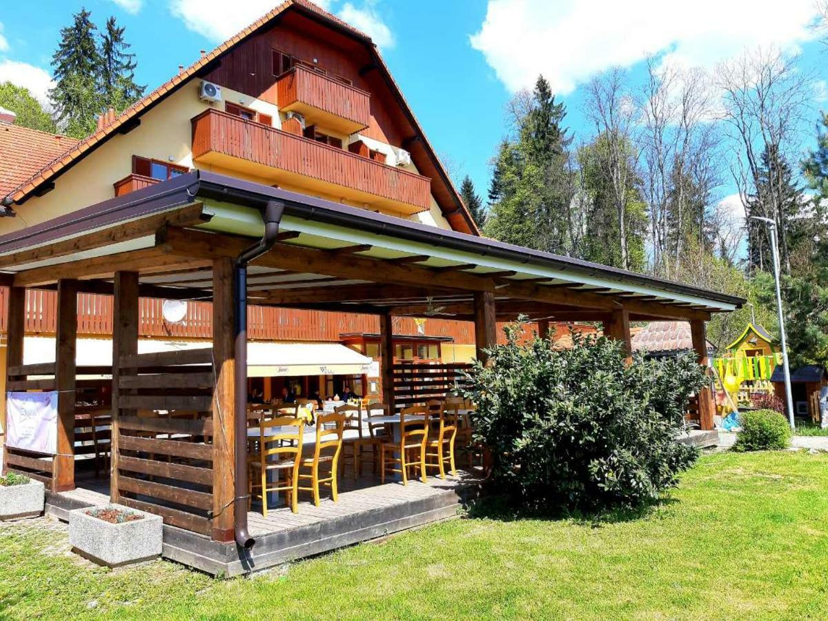Guesthouse Pri Cebelici Lukovica pri Domžalah Eksteriør bilde