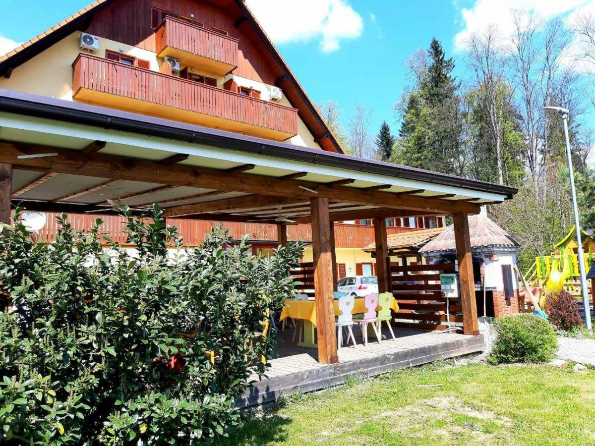 Guesthouse Pri Cebelici Lukovica pri Domžalah Eksteriør bilde