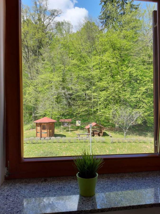 Guesthouse Pri Cebelici Lukovica pri Domžalah Eksteriør bilde
