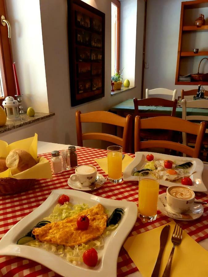 Guesthouse Pri Cebelici Lukovica pri Domžalah Eksteriør bilde